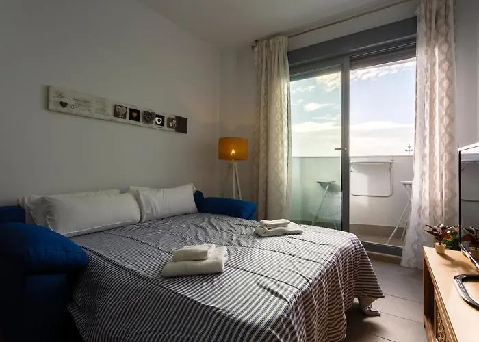 Poseidon Beach Apartment & Parking By Cadiz4Rentals