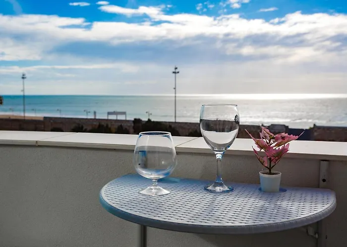 Poseidon Beach Apartment & Parking By Cadiz4Rentals